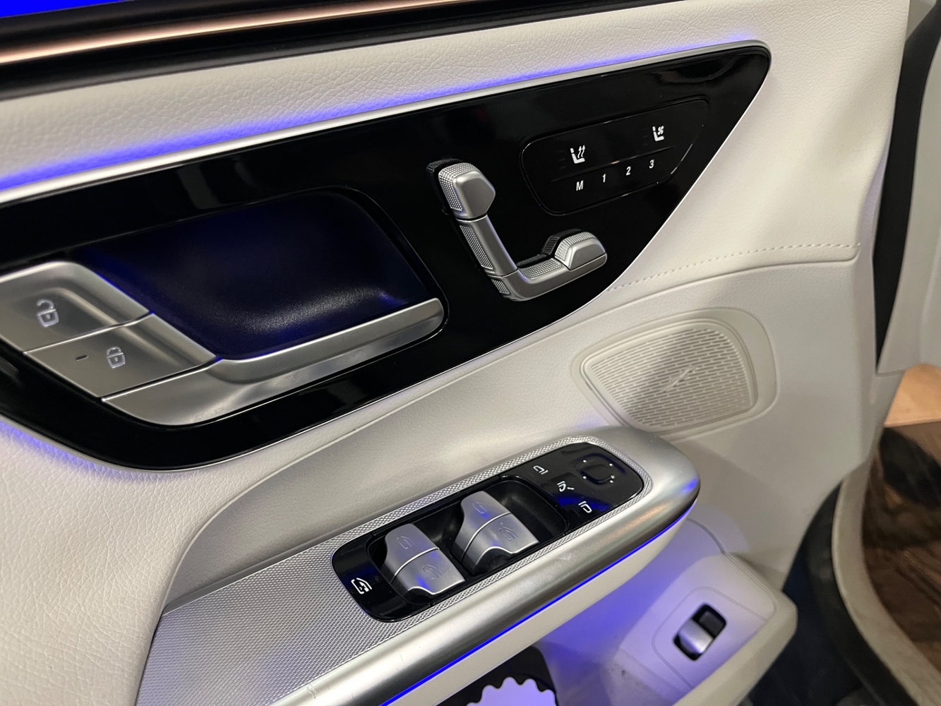 Mercedes-Benz EQE vaihtoauto