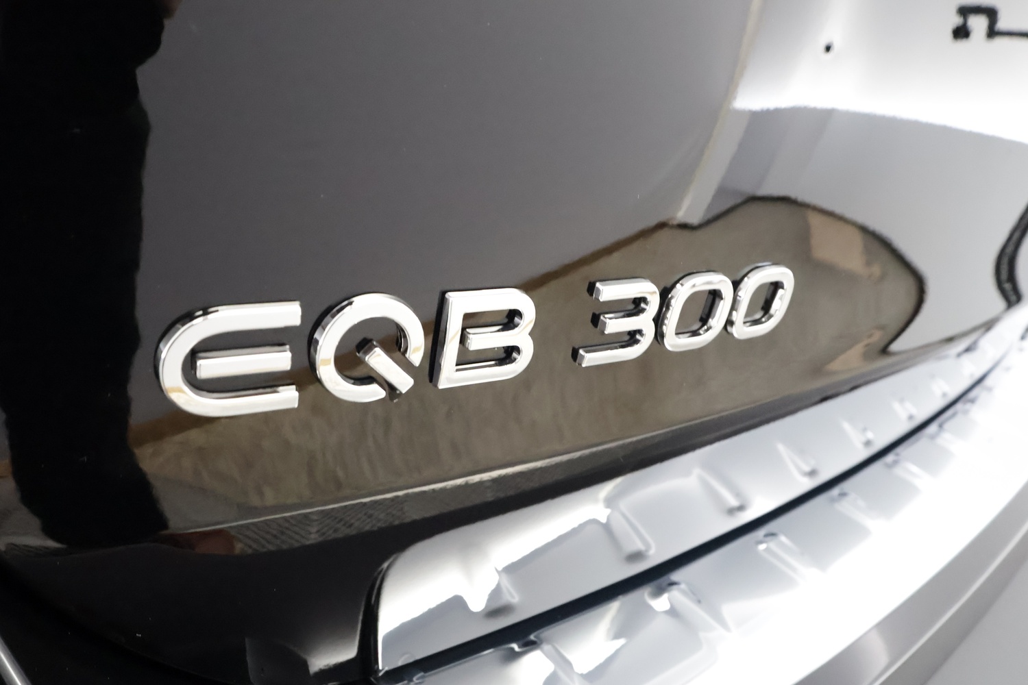 Mercedes-Benz EQB vaihtoauto