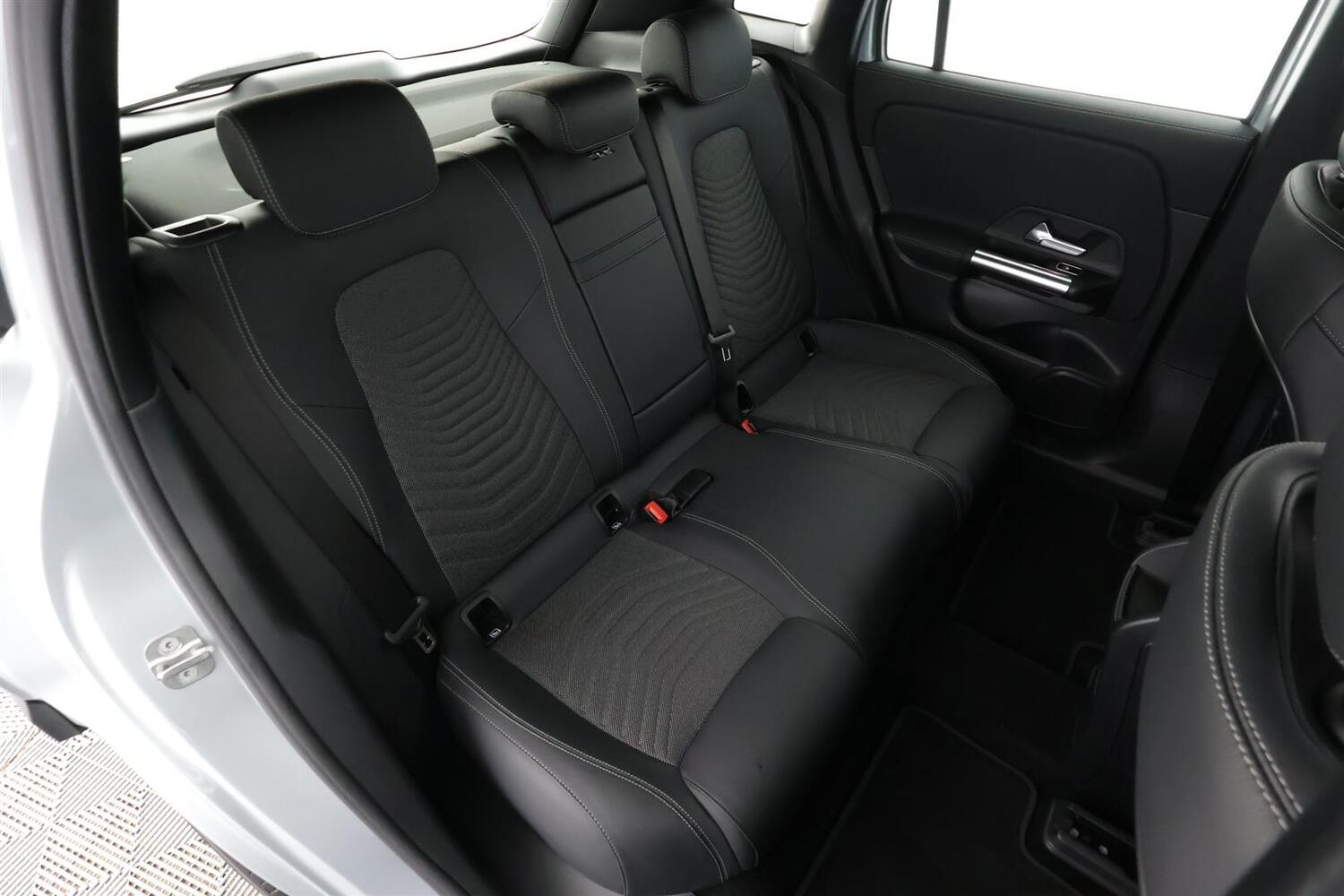 Mercedes-Benz EQA vaihtoauto