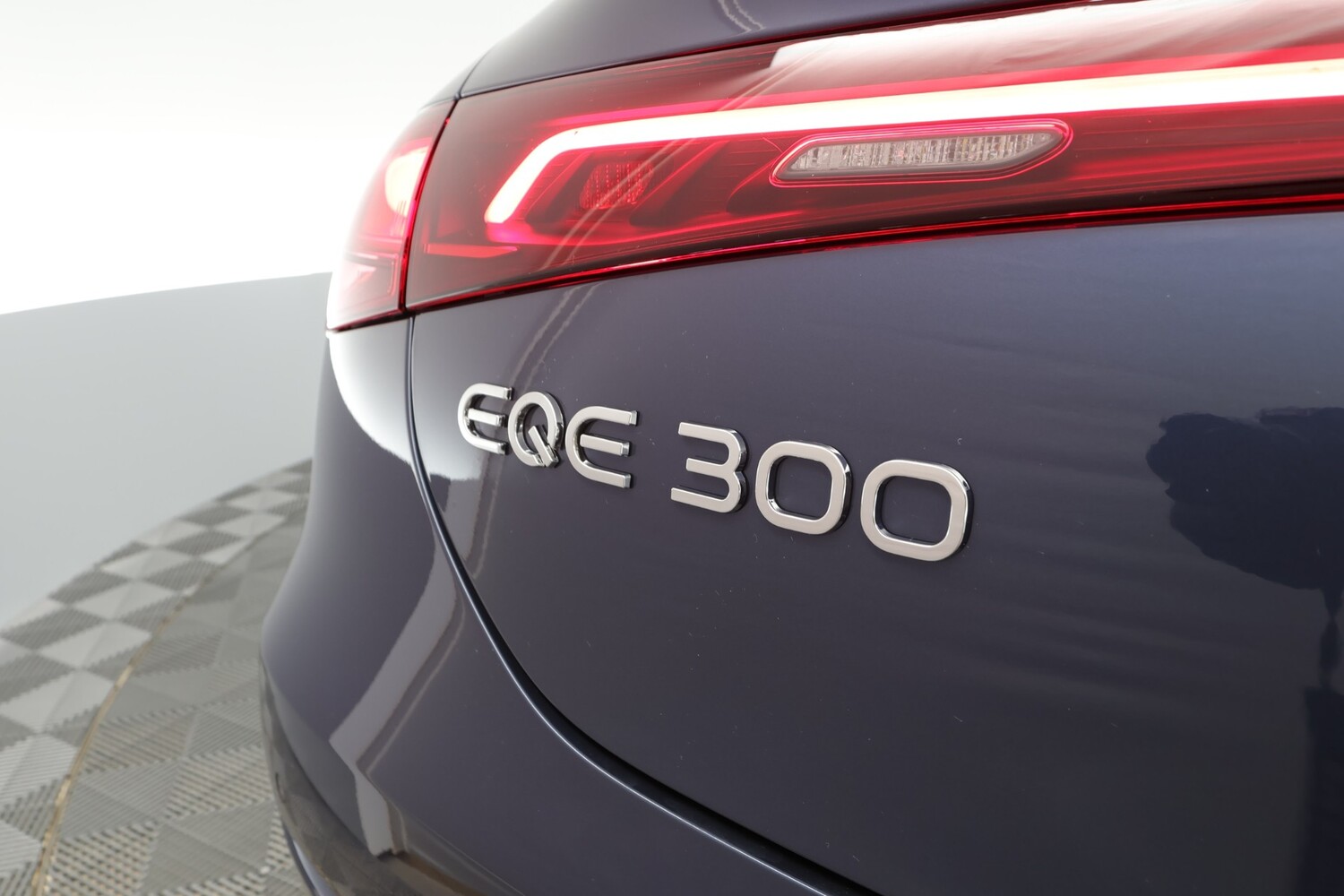 Mercedes-Benz EQE vaihtoauto