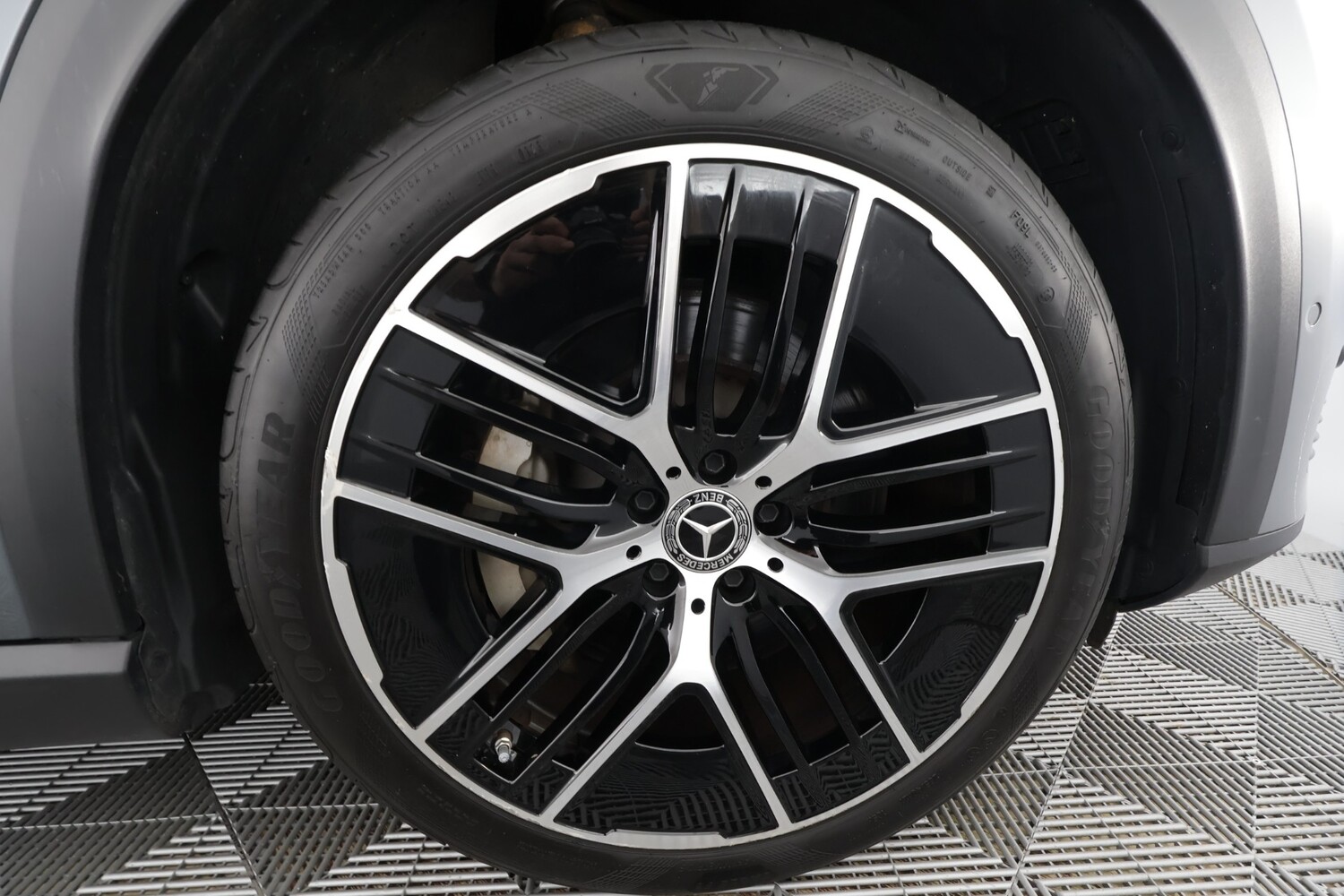 Mercedes-Benz EQE vaihtoauto