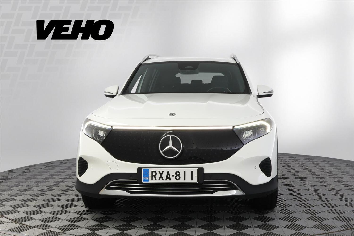 Mercedes-Benz EQB vaihtoauto