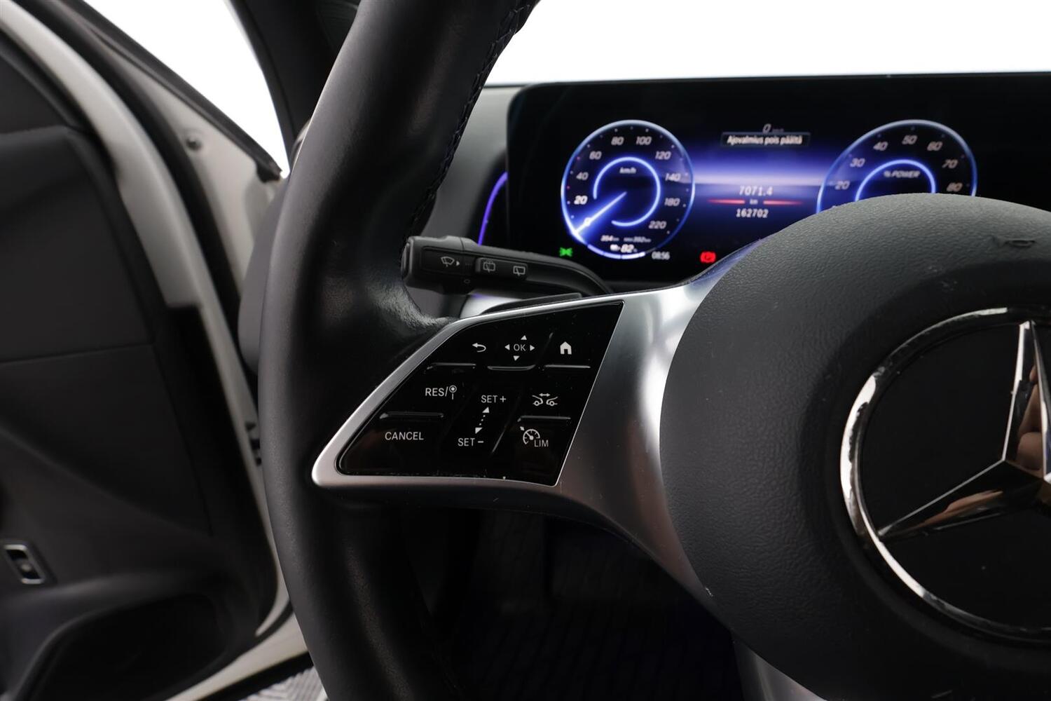 Mercedes-Benz EQB vaihtoauto