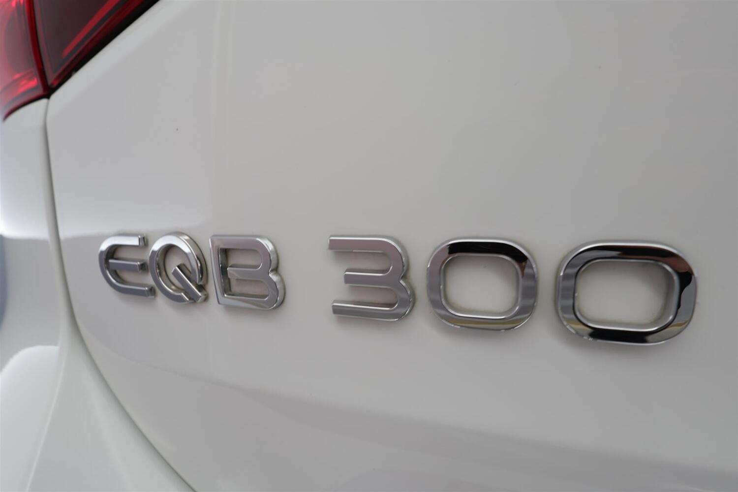 Mercedes-Benz EQB vaihtoauto