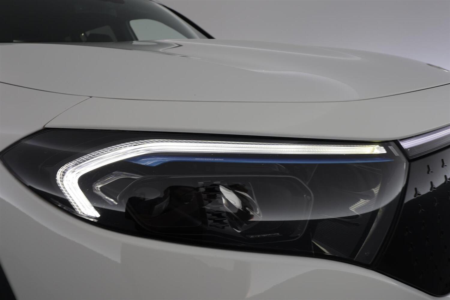 Mercedes-Benz EQB vaihtoauto