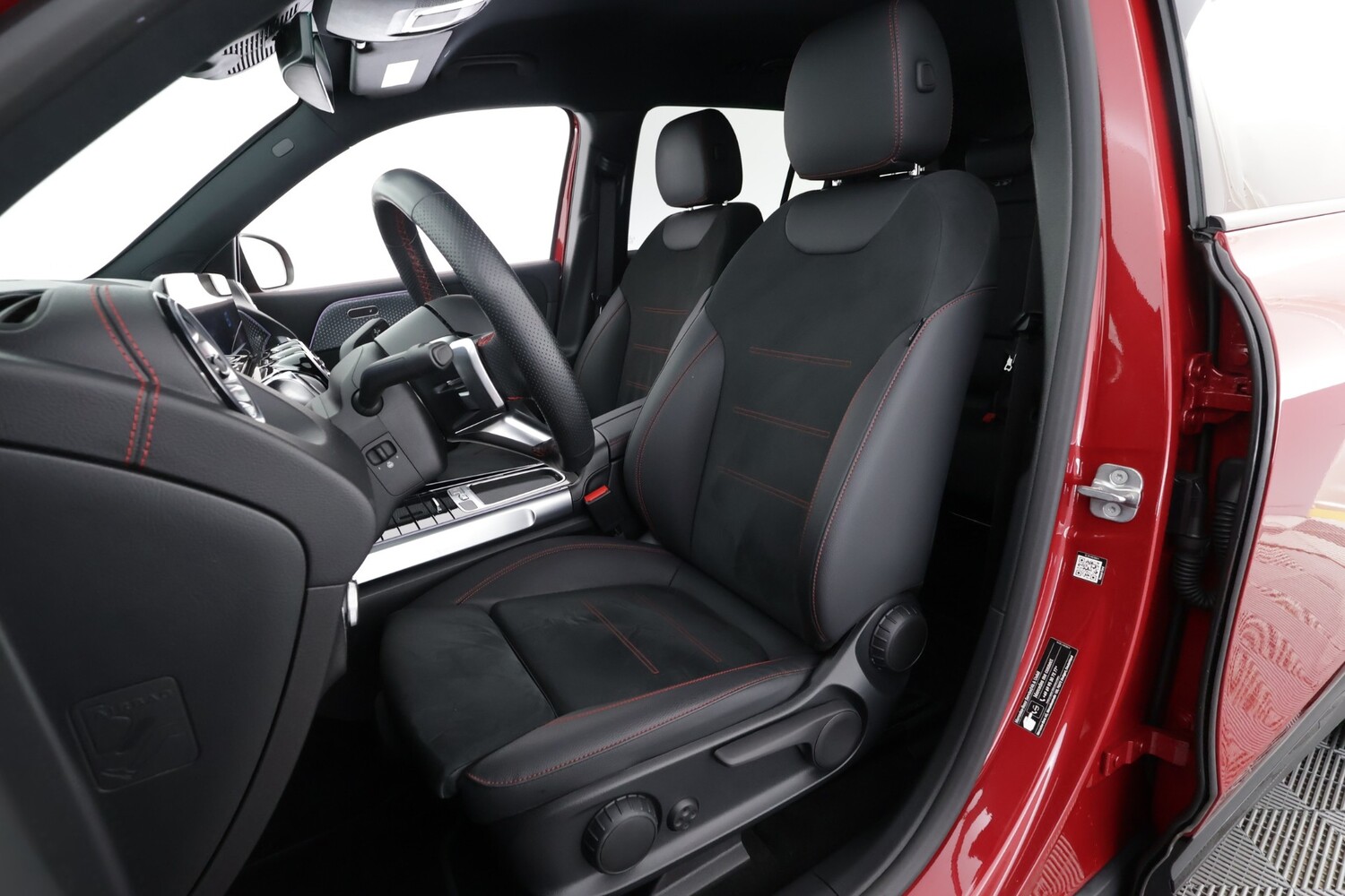Mercedes-Benz EQB vaihtoauto