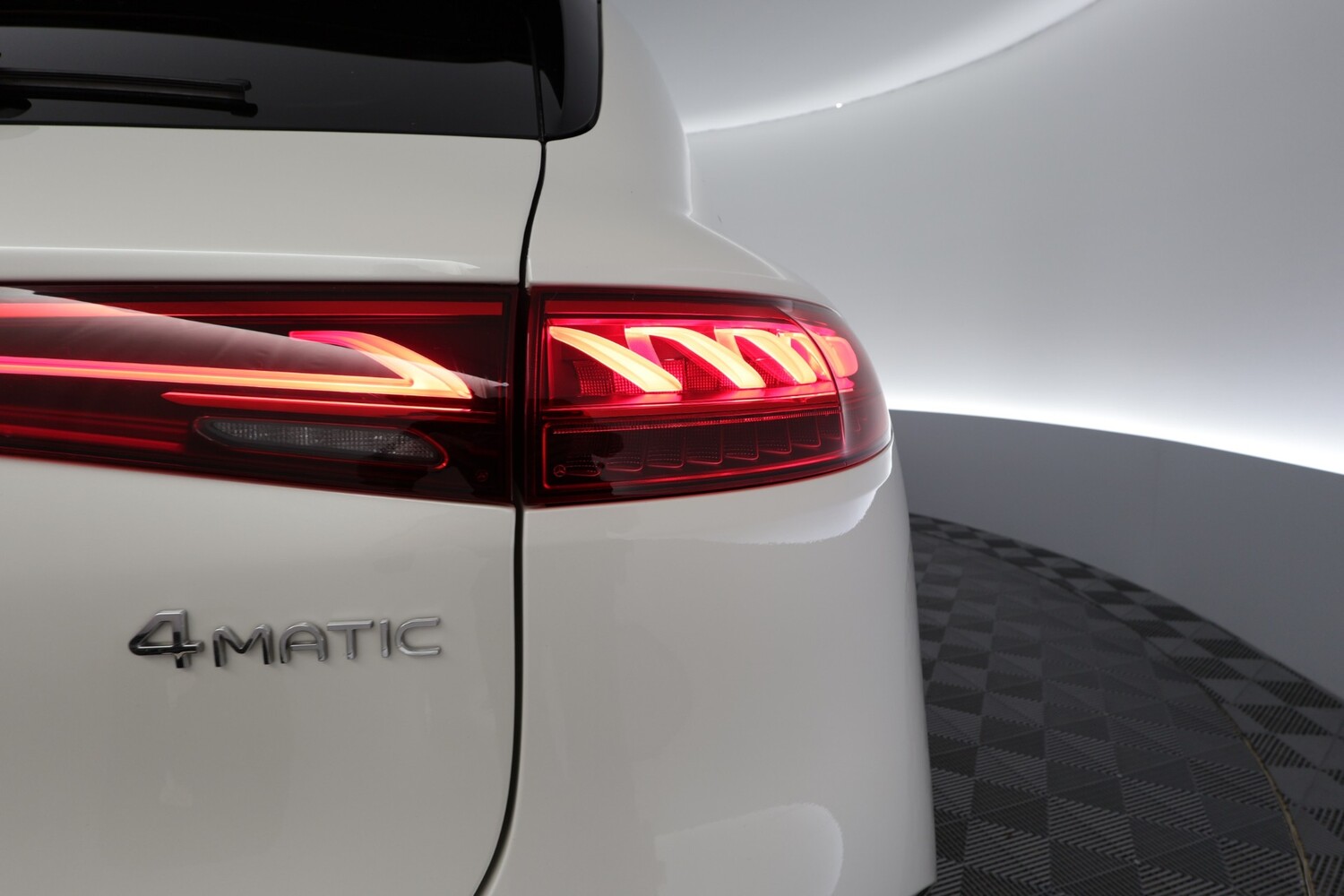 Mercedes-Benz EQS vaihtoauto