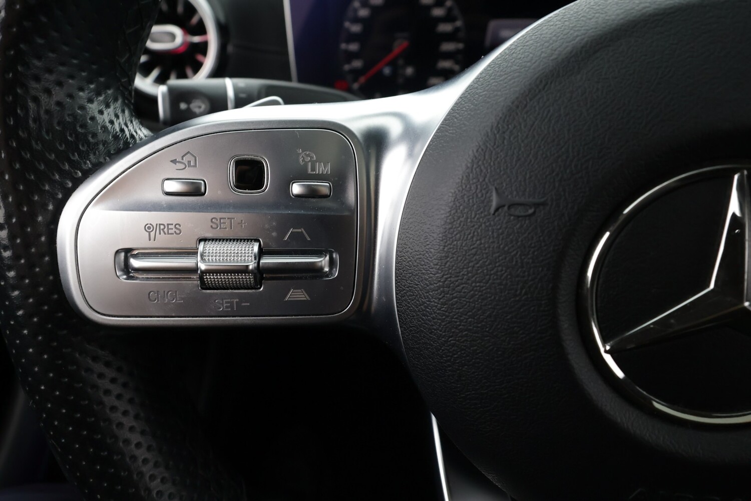 Mercedes-Benz CLS vaihtoauto