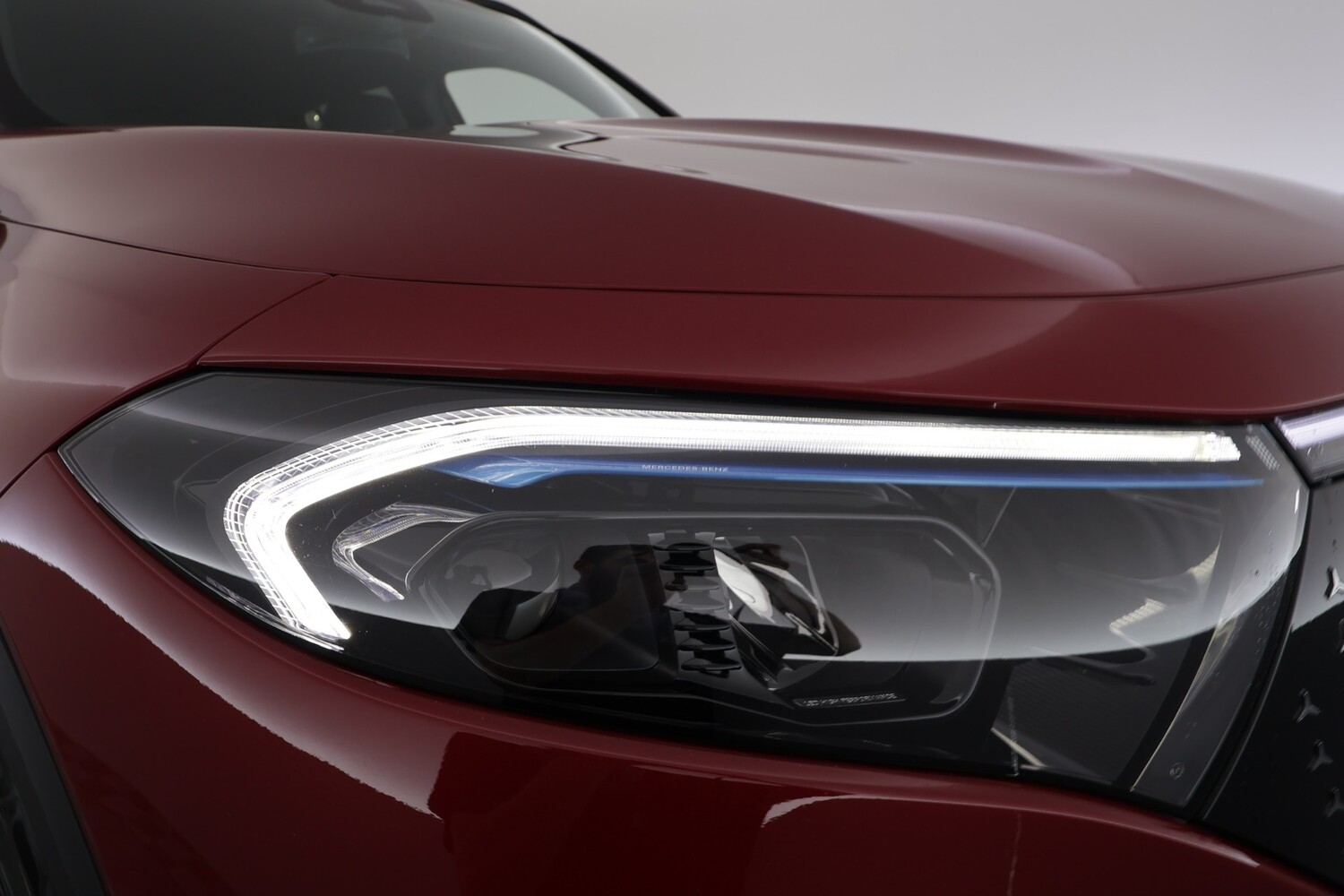 Mercedes-Benz EQB vaihtoauto