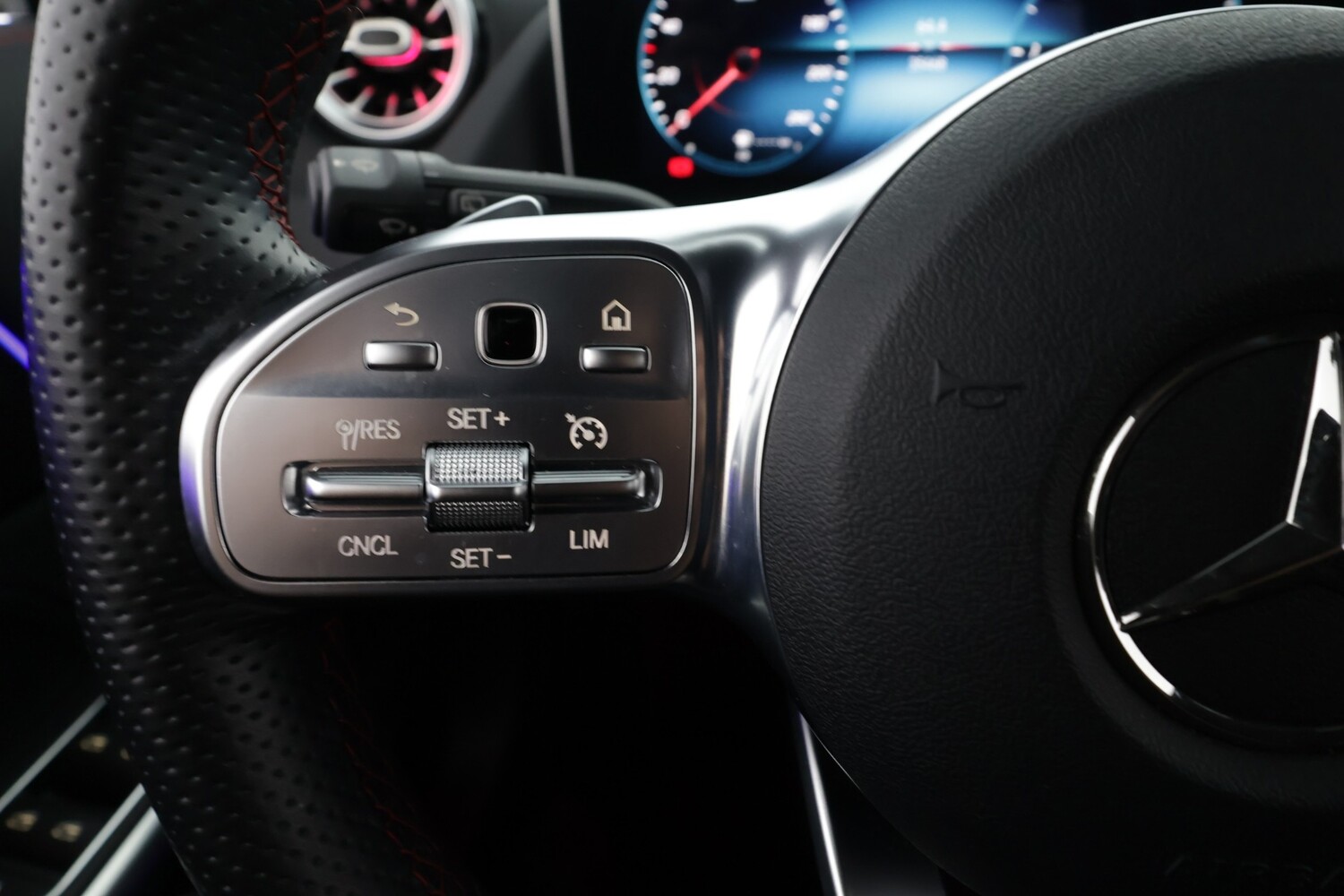 Mercedes-Benz GLA vaihtoauto