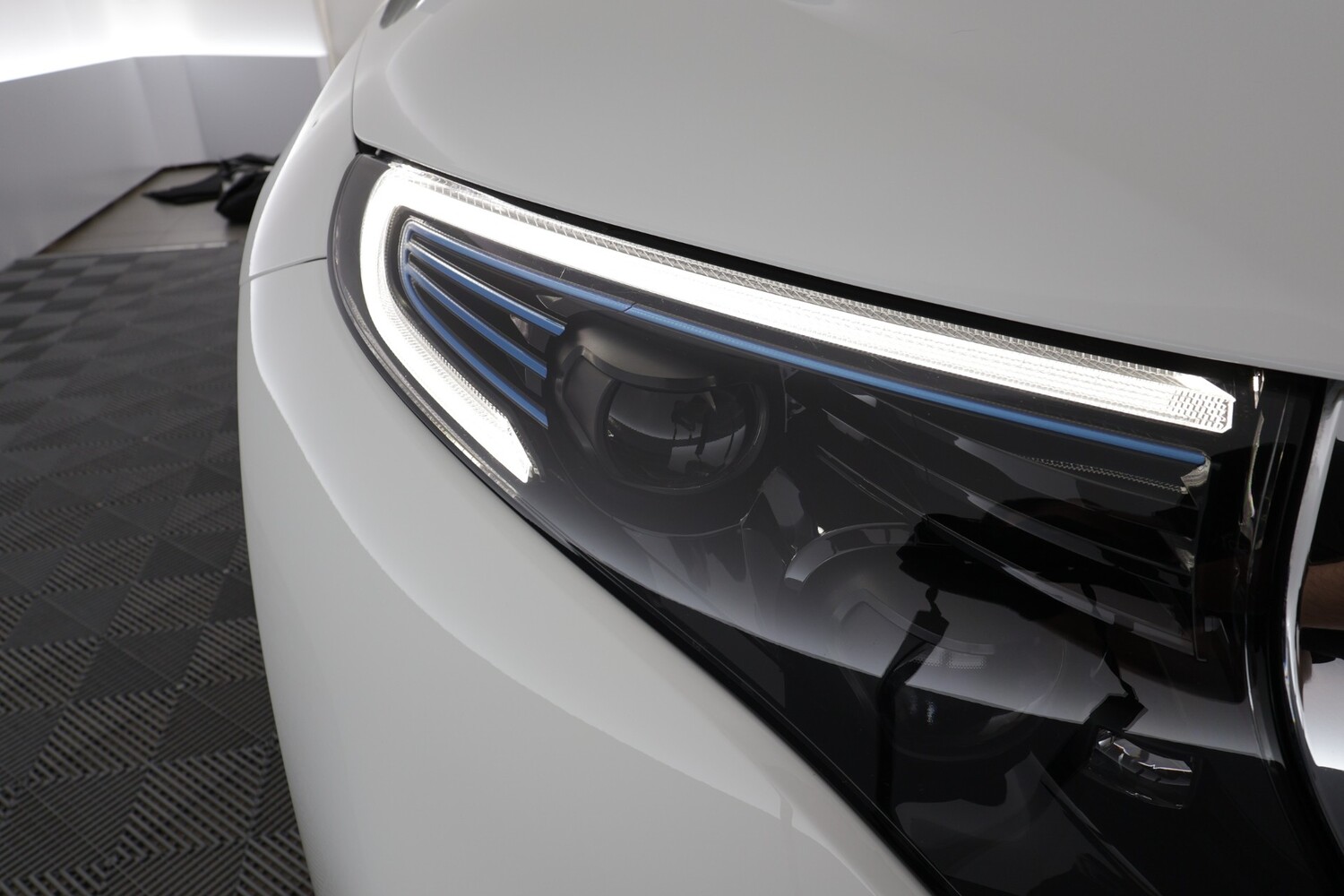 Mercedes-Benz EQC vaihtoauto