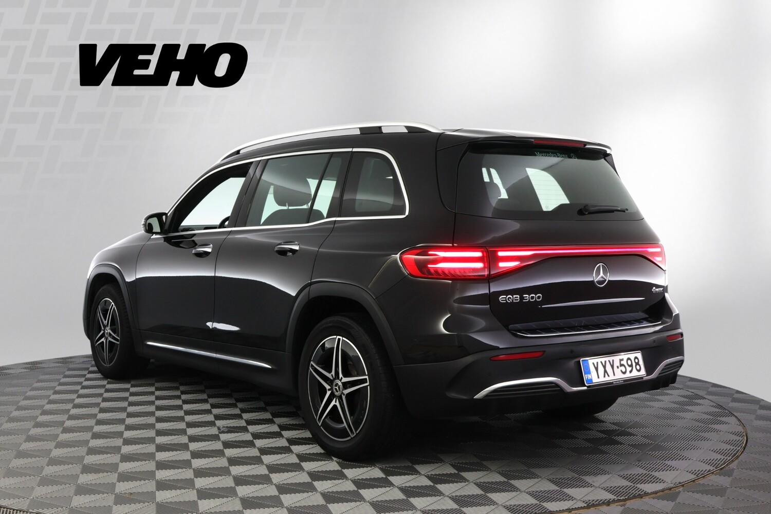 Mercedes-Benz EQB vaihtoauto