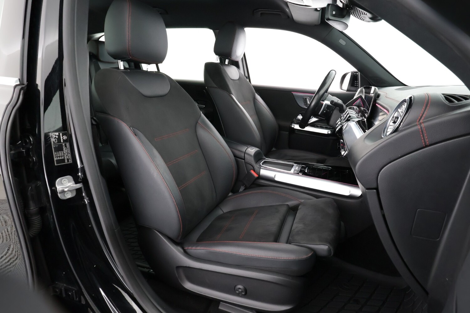 Mercedes-Benz EQB vaihtoauto