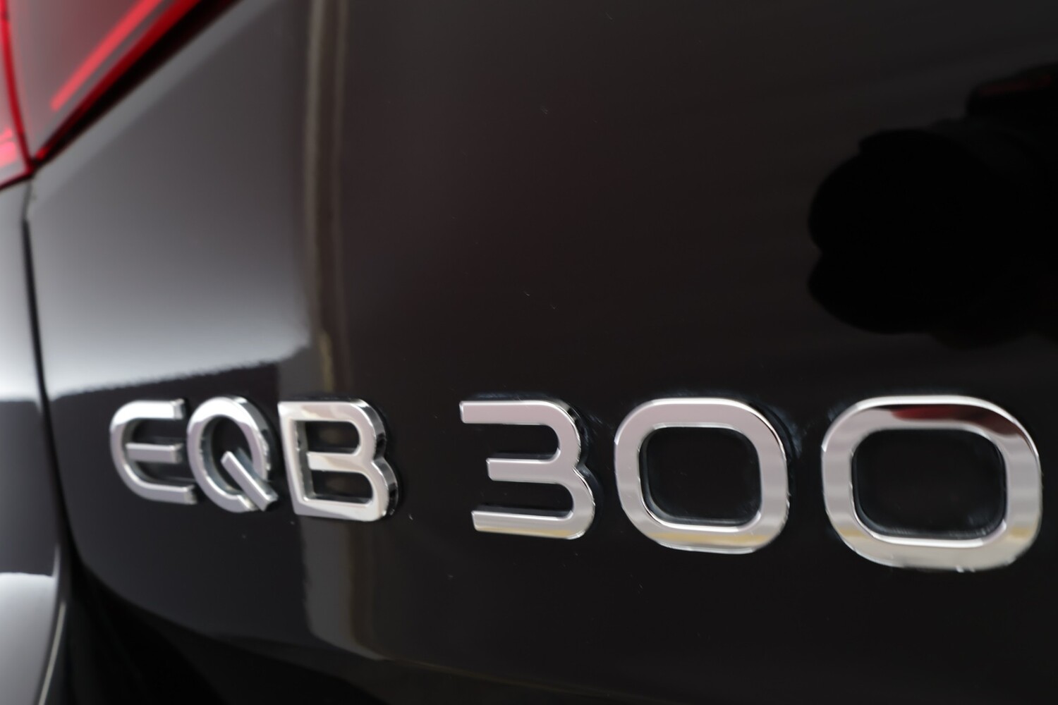 Mercedes-Benz EQB vaihtoauto