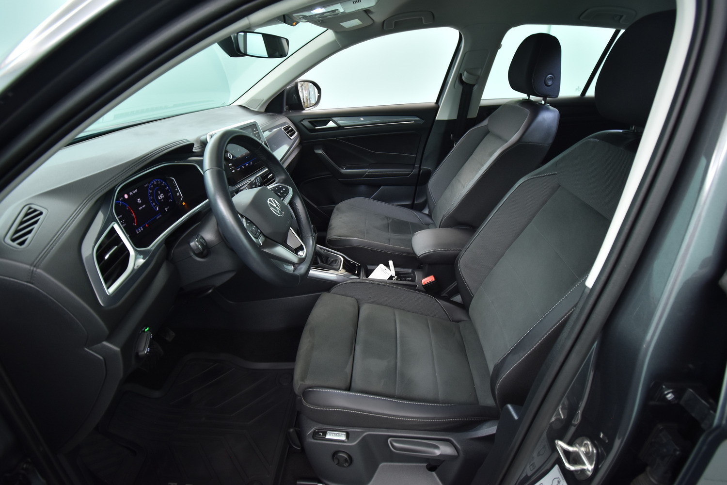 Volkswagen T-Roc vaihtoauto