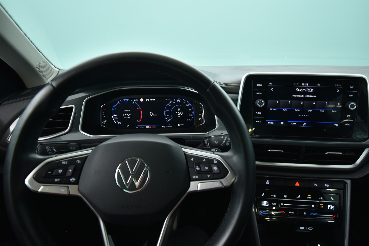 Volkswagen T-Roc vaihtoauto