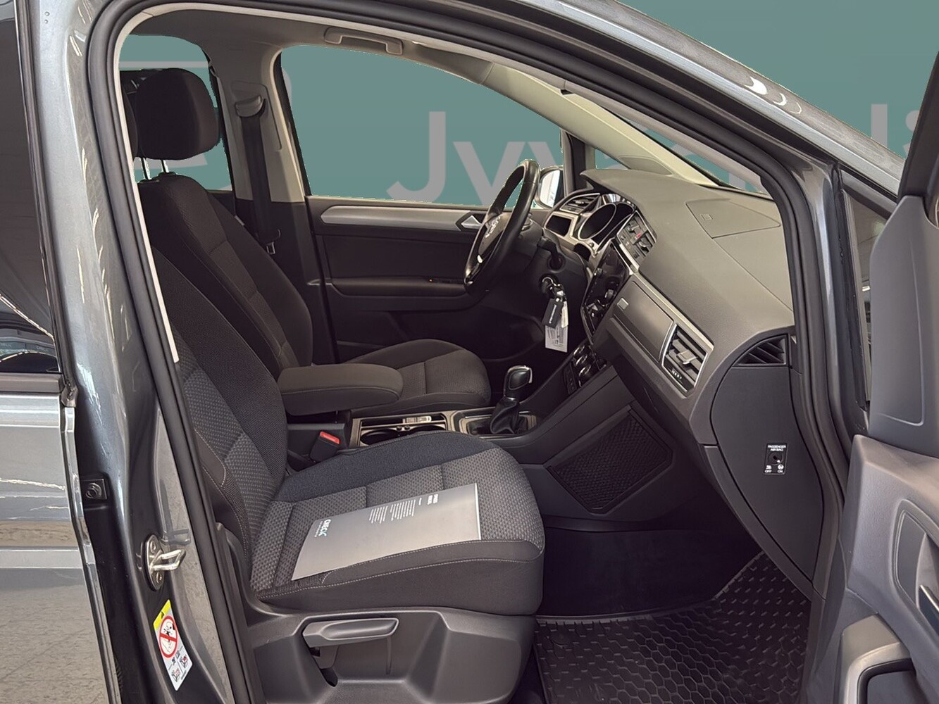 Volkswagen Touran vaihtoauto