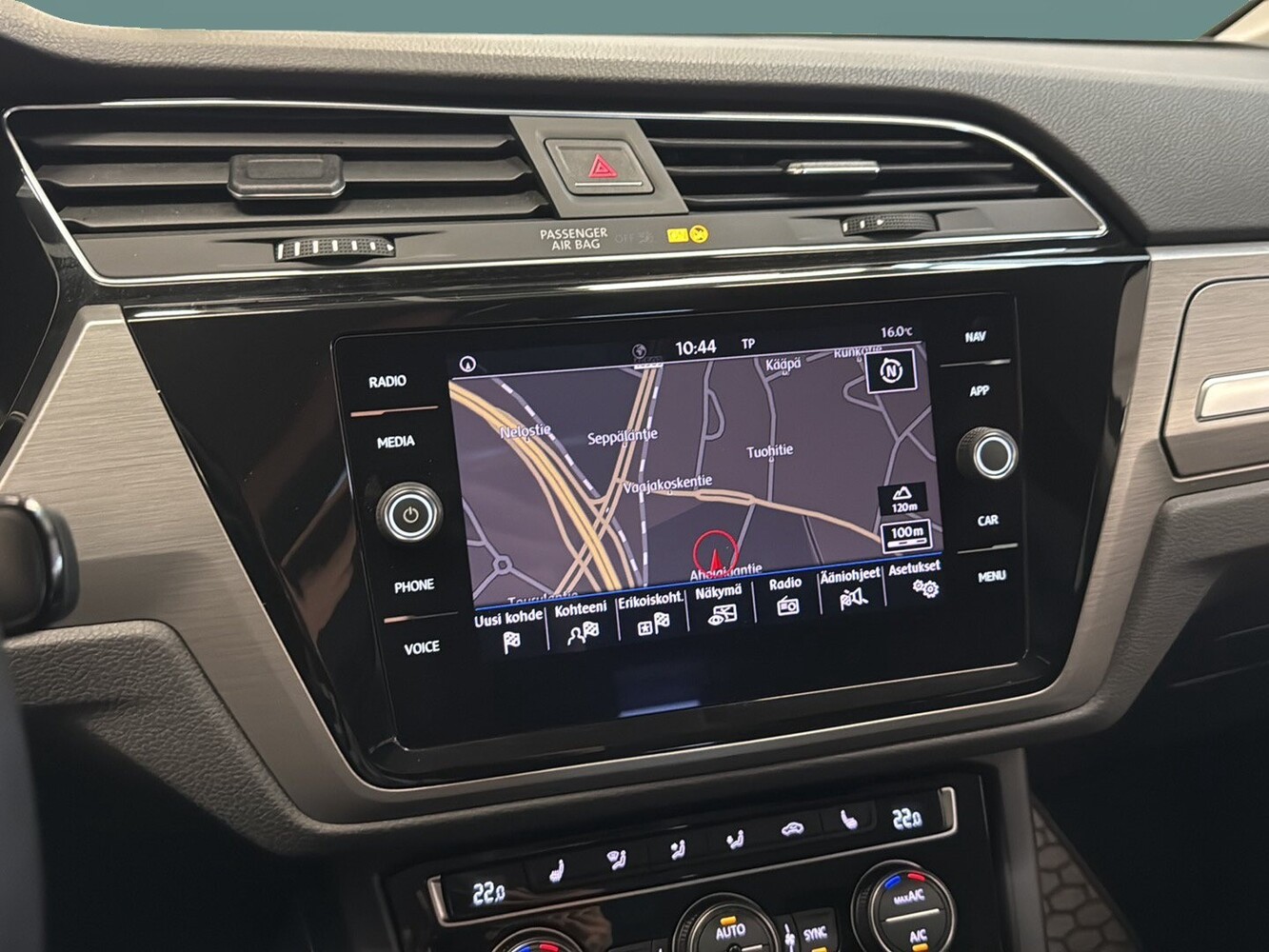 Volkswagen Touran vaihtoauto