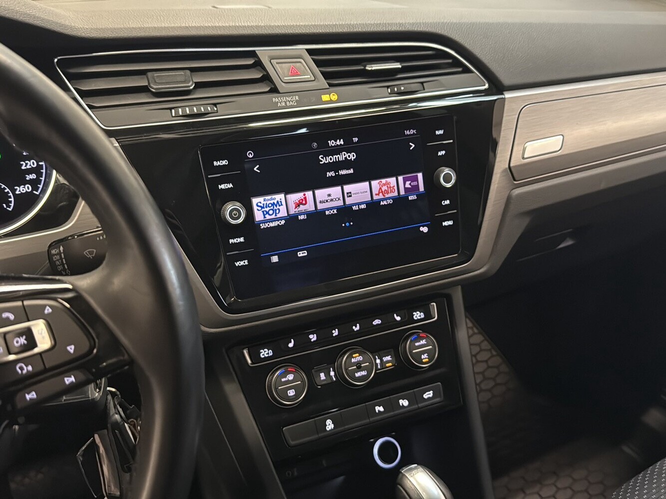 Volkswagen Touran vaihtoauto