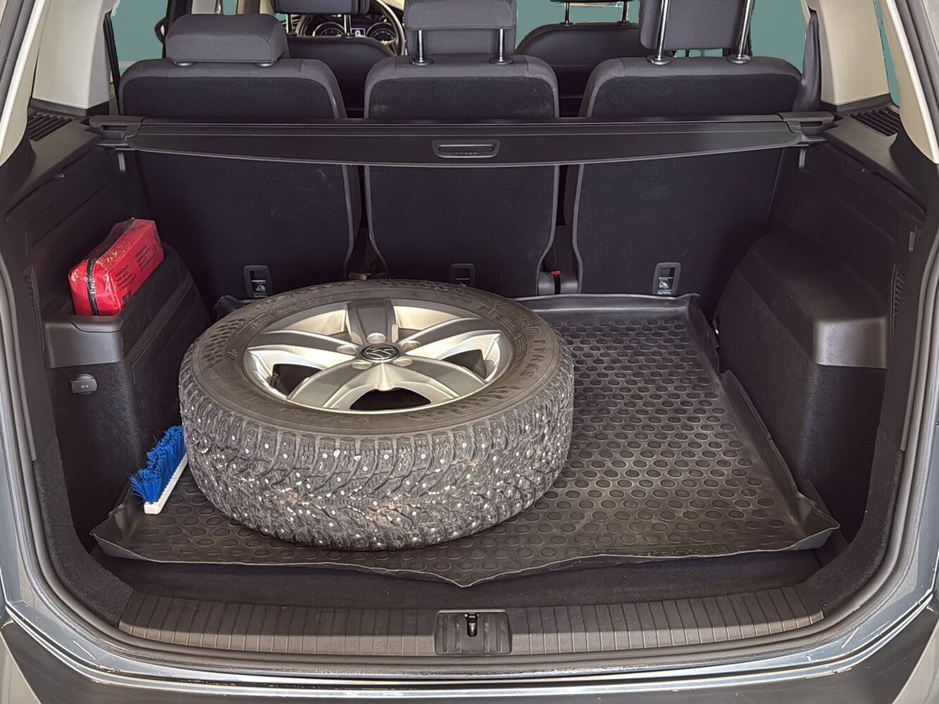 Volkswagen Touran vaihtoauto