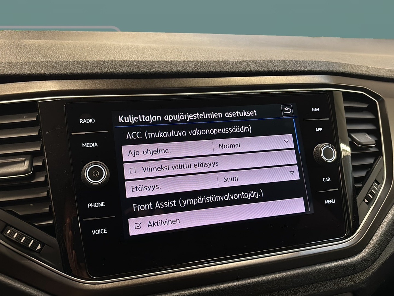 Volkswagen T-Roc vaihtoauto