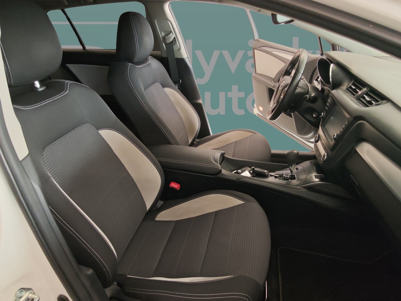 Toyota Avensis vaihtoauto