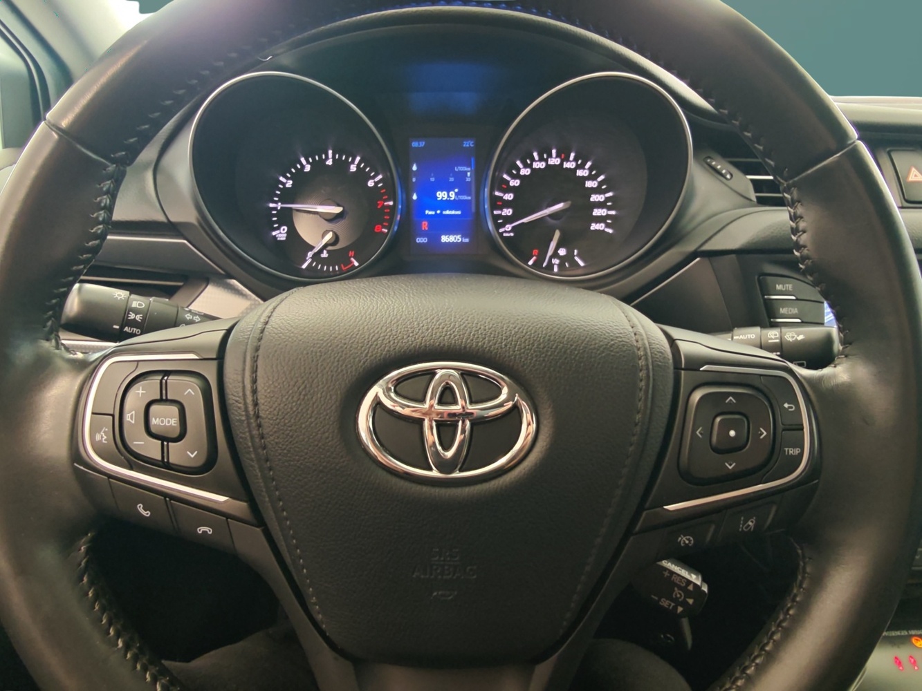 Toyota Avensis vaihtoauto