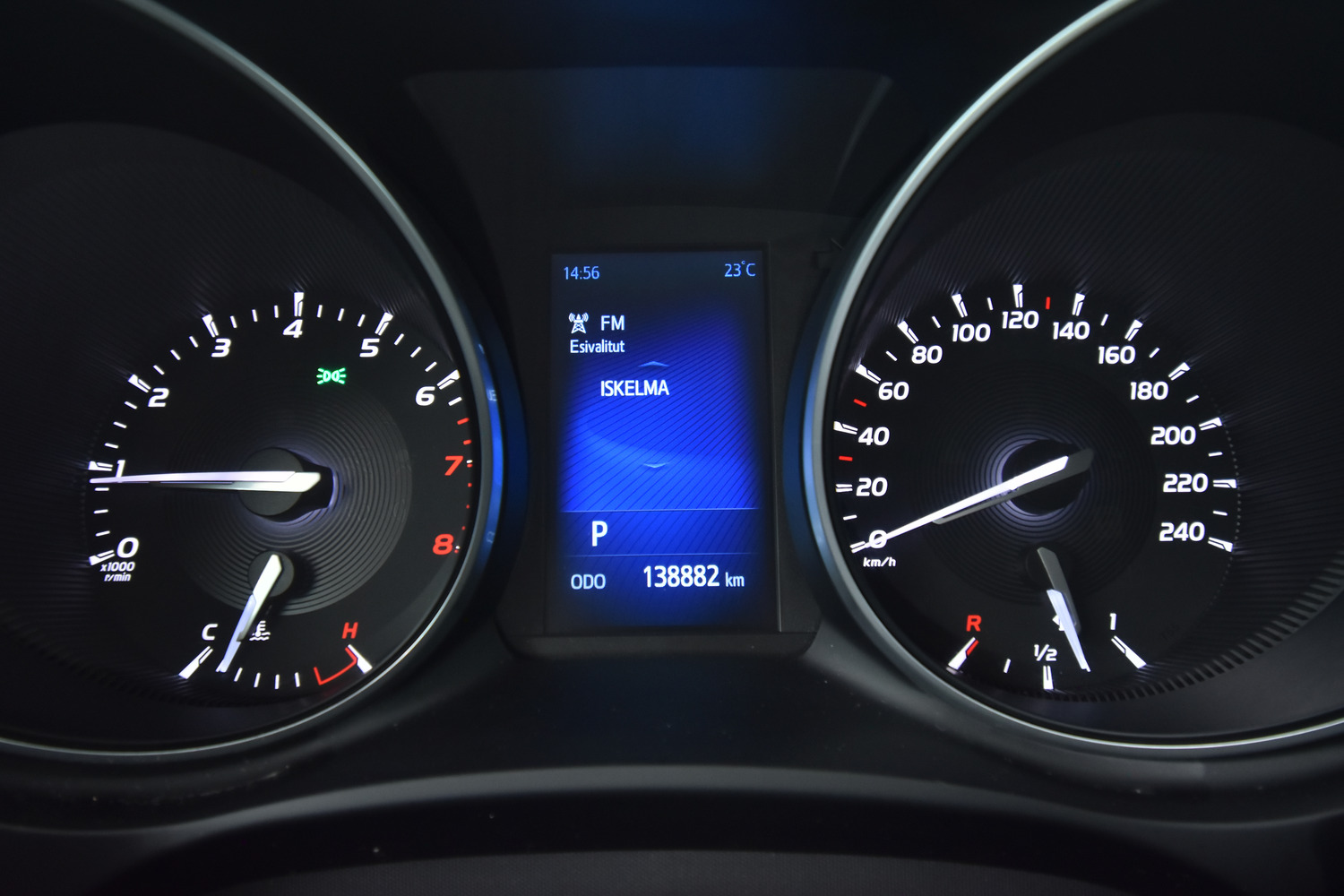 Toyota Avensis vaihtoauto