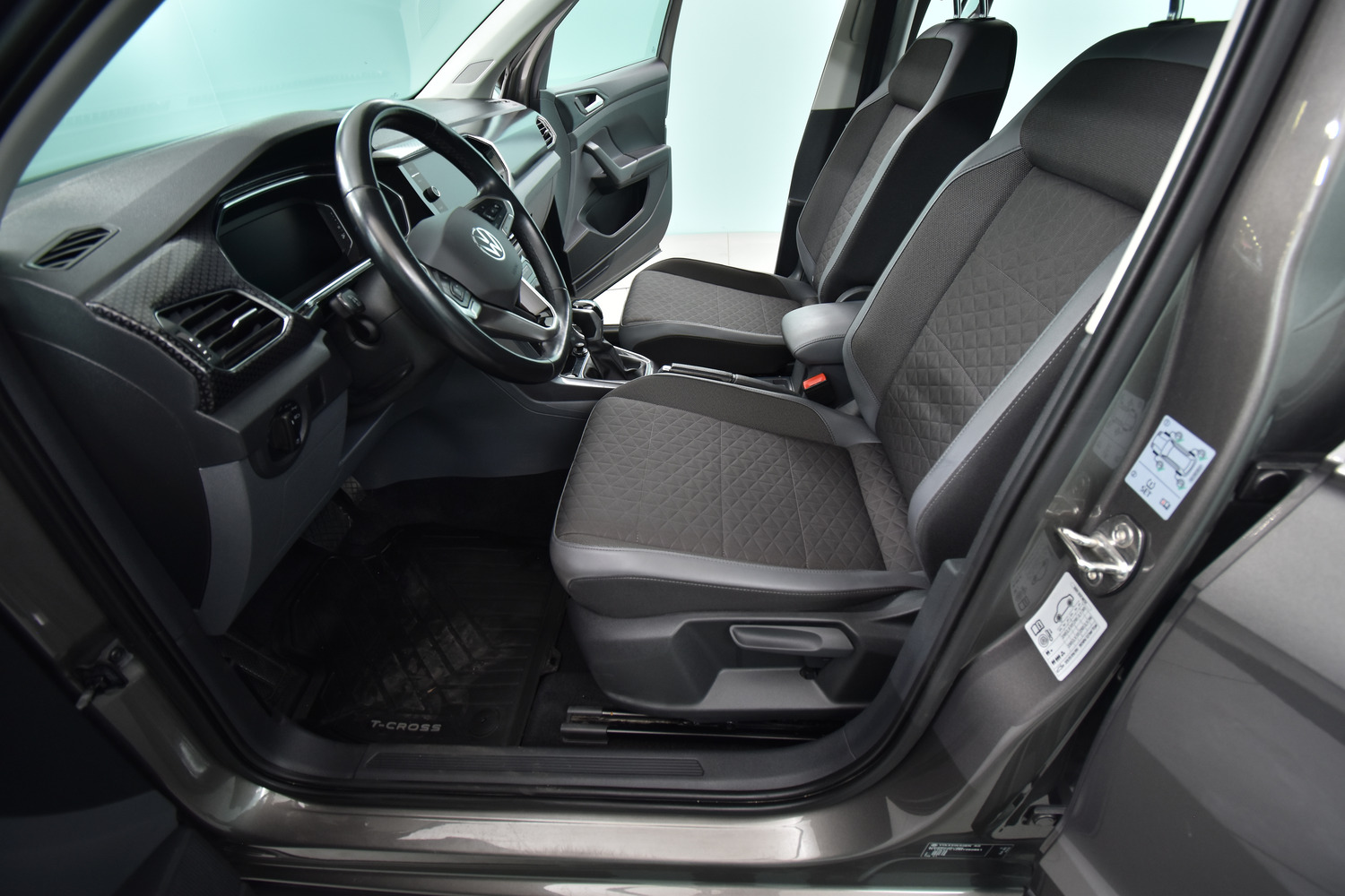 Volkswagen T-Cross vaihtoauto