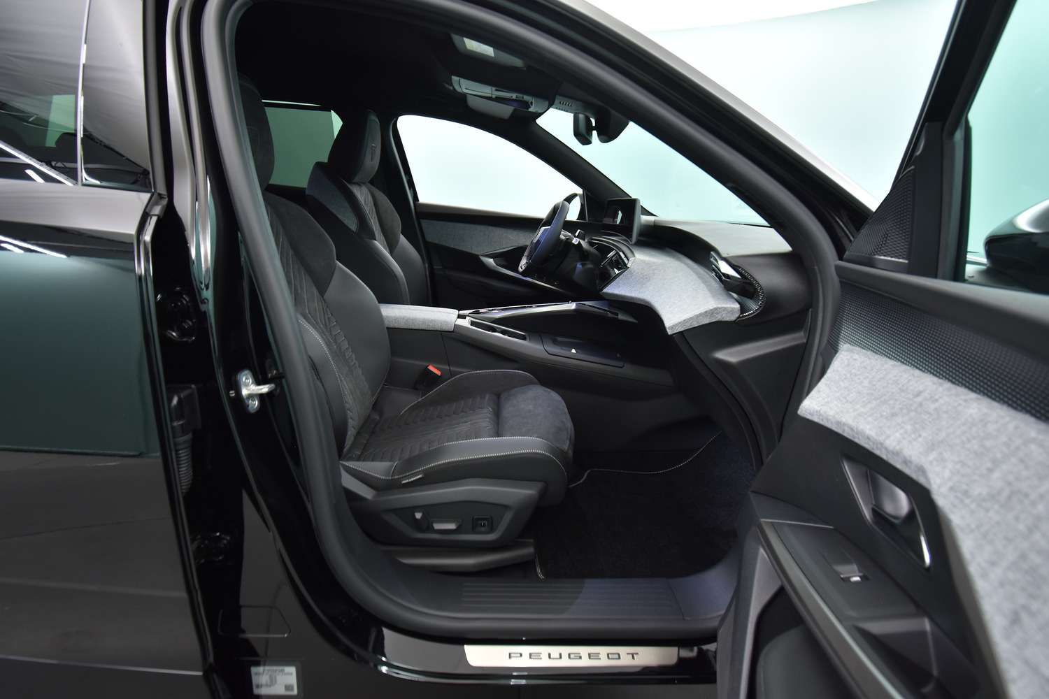 Peugeot E-5008 vaihtoauto