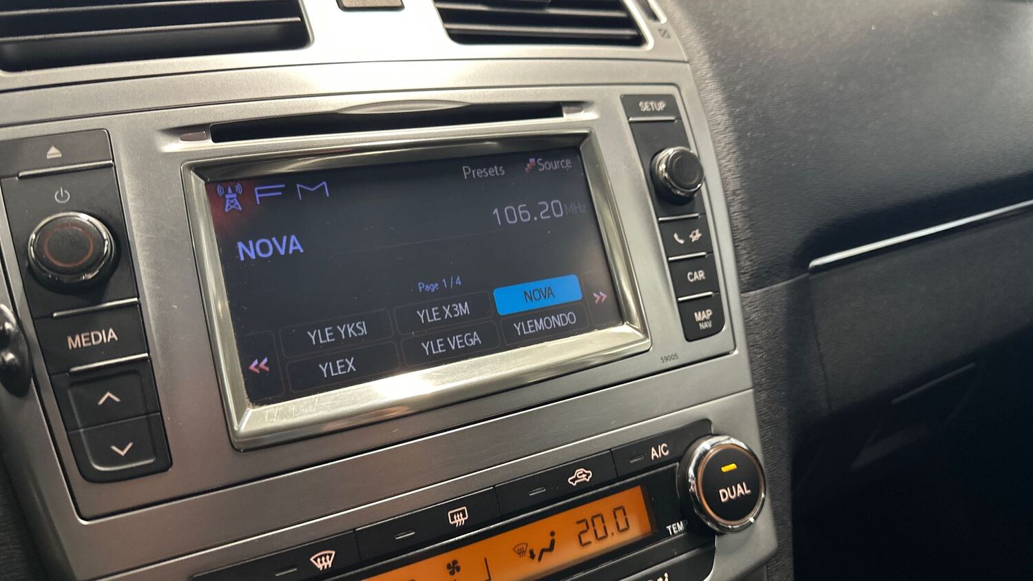 Toyota Avensis vaihtoauto