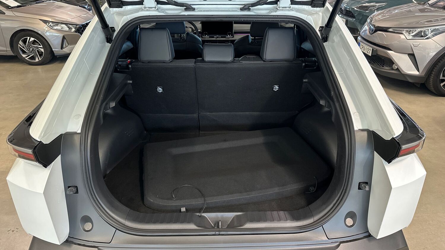 Toyota C-HR+ vaihtoauto