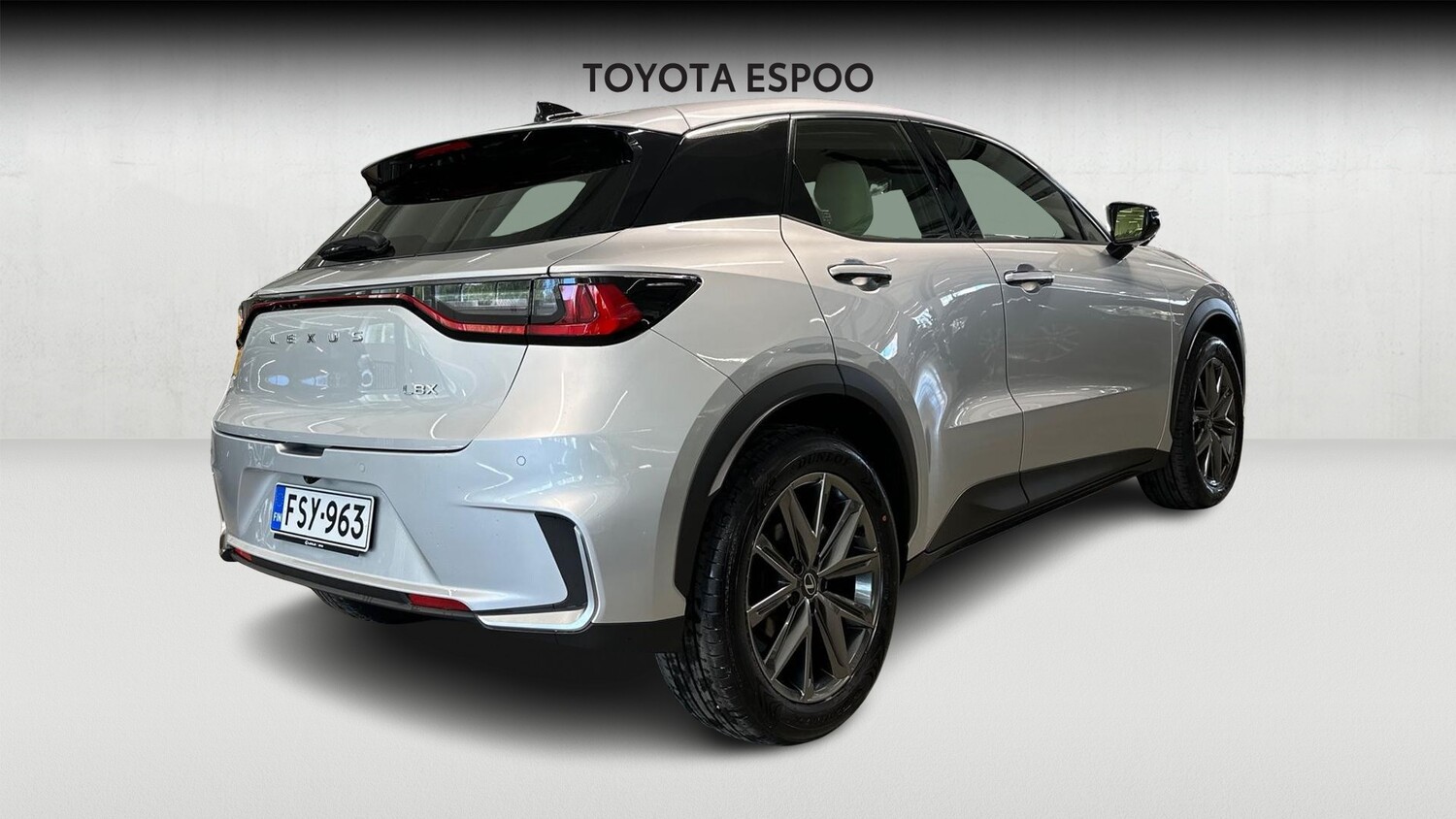 Lexus LBX vaihtoauto