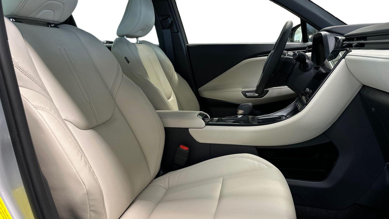 Lexus LBX vaihtoauto
