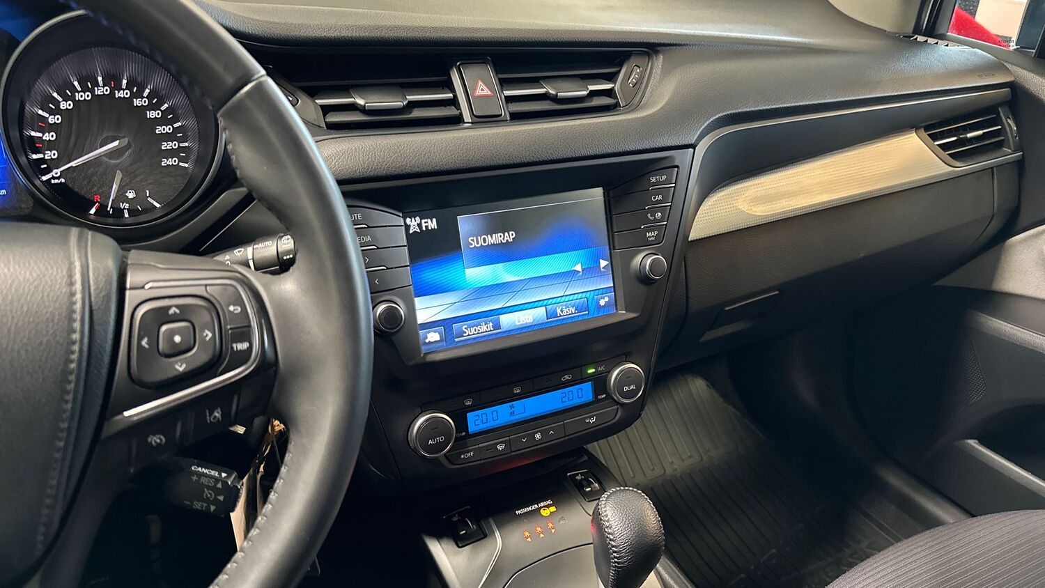 Toyota Avensis vaihtoauto