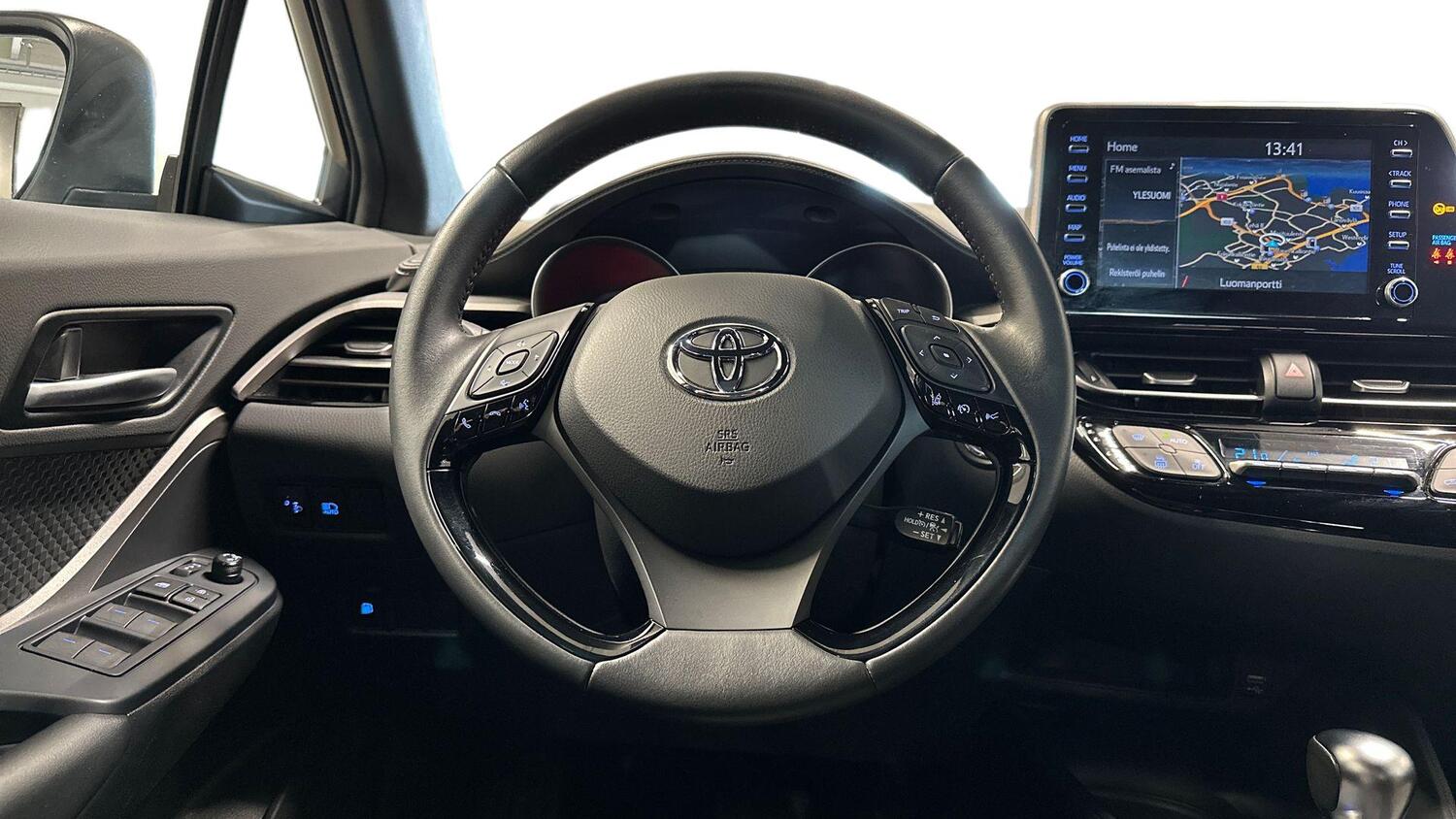 Toyota C-HR vaihtoauto