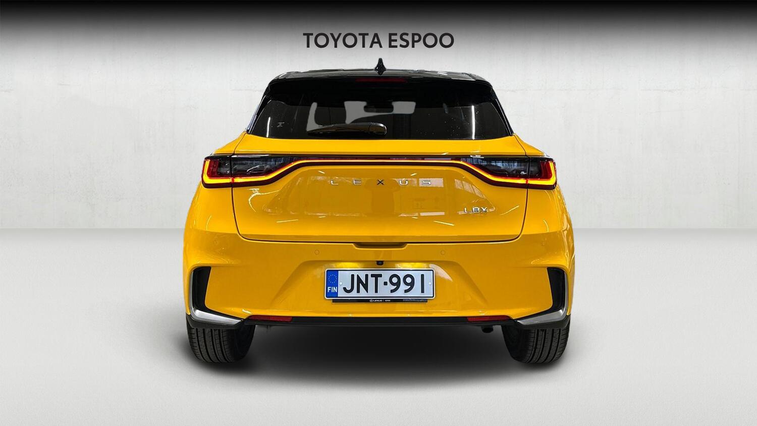 Lexus LBX vaihtoauto