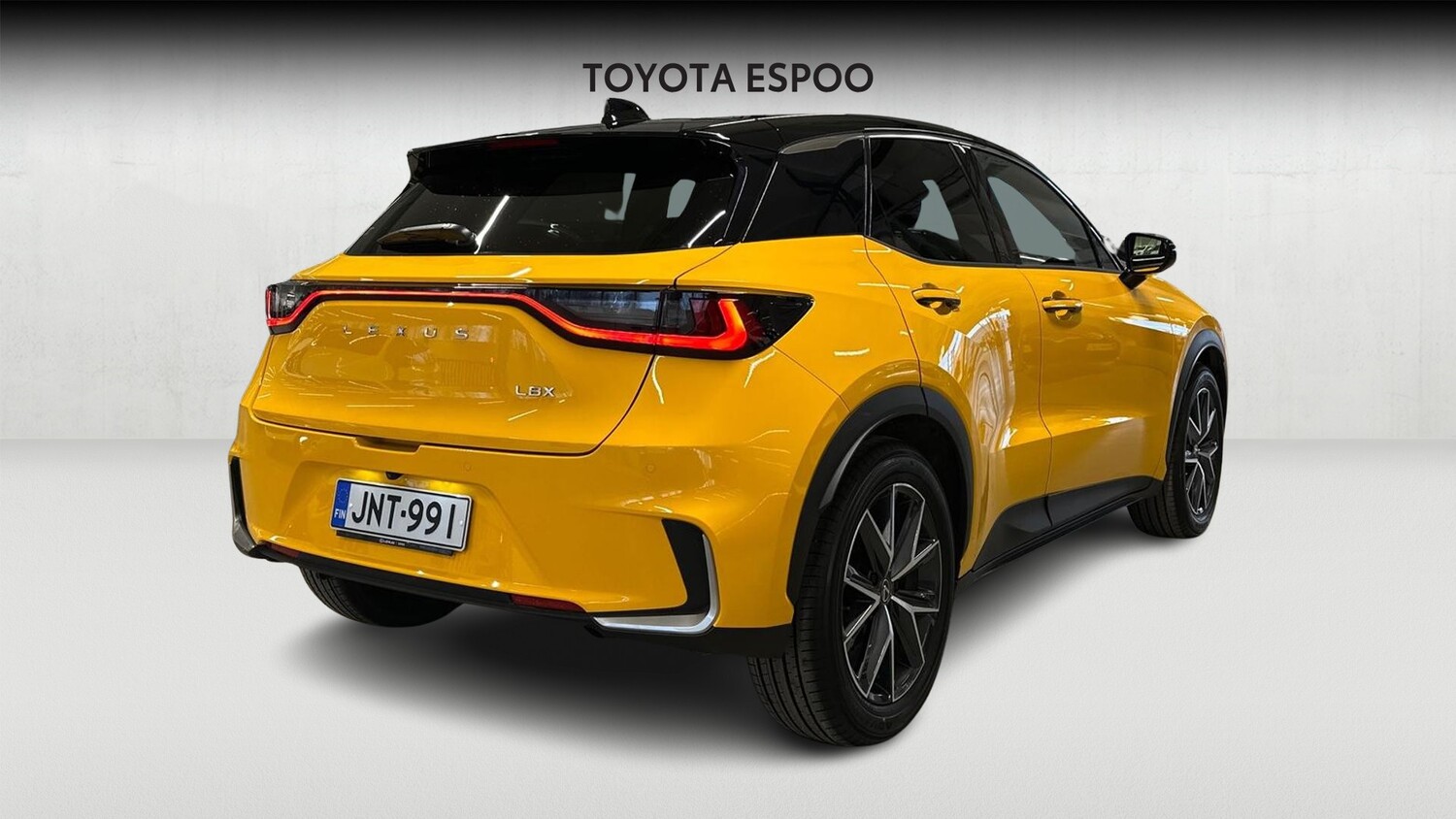 Lexus LBX vaihtoauto