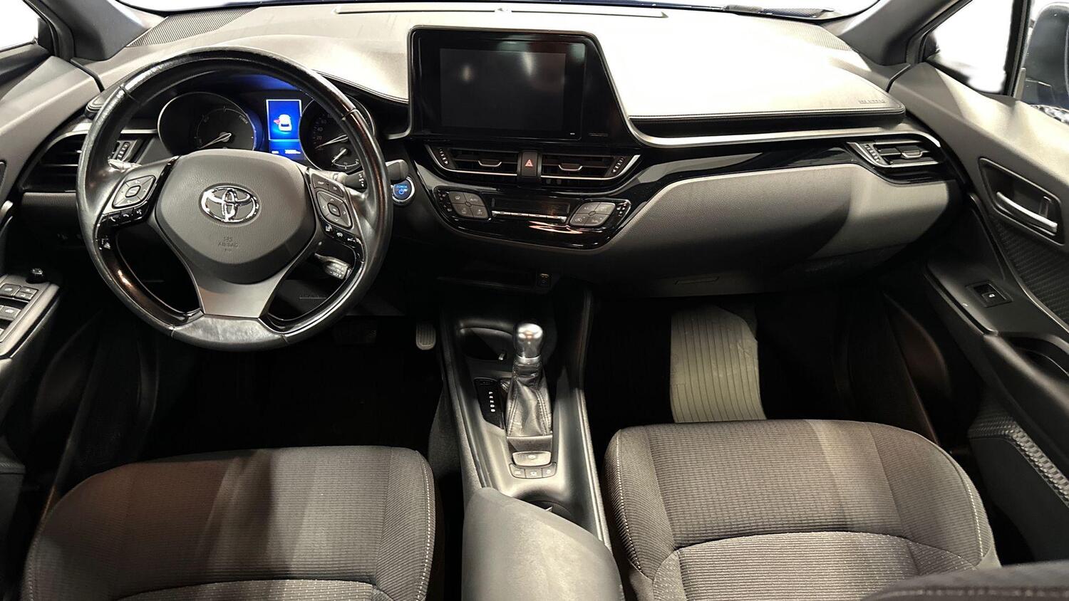 Toyota C-HR vaihtoauto