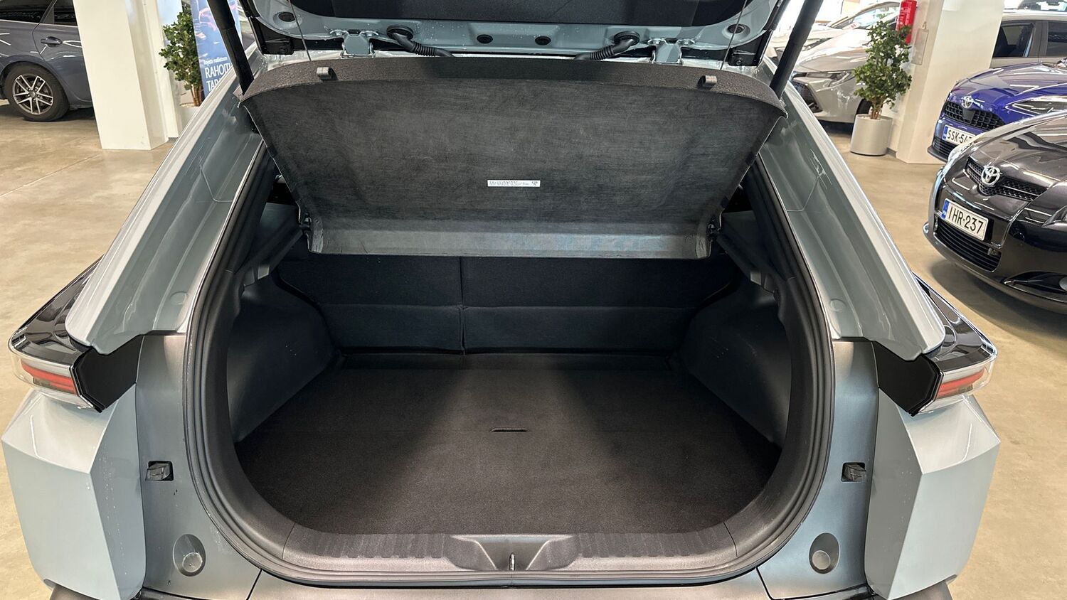 Toyota C-HR+ vaihtoauto