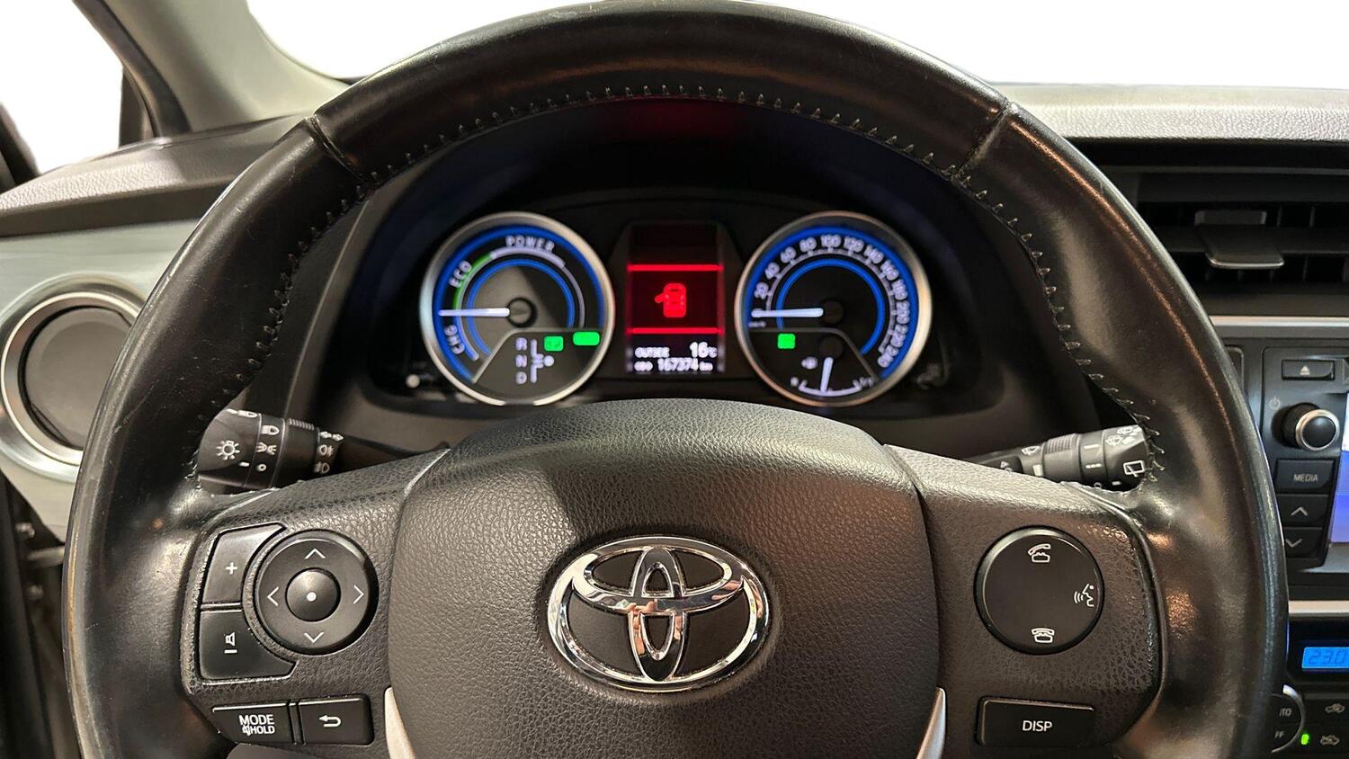 Toyota Auris vaihtoauto