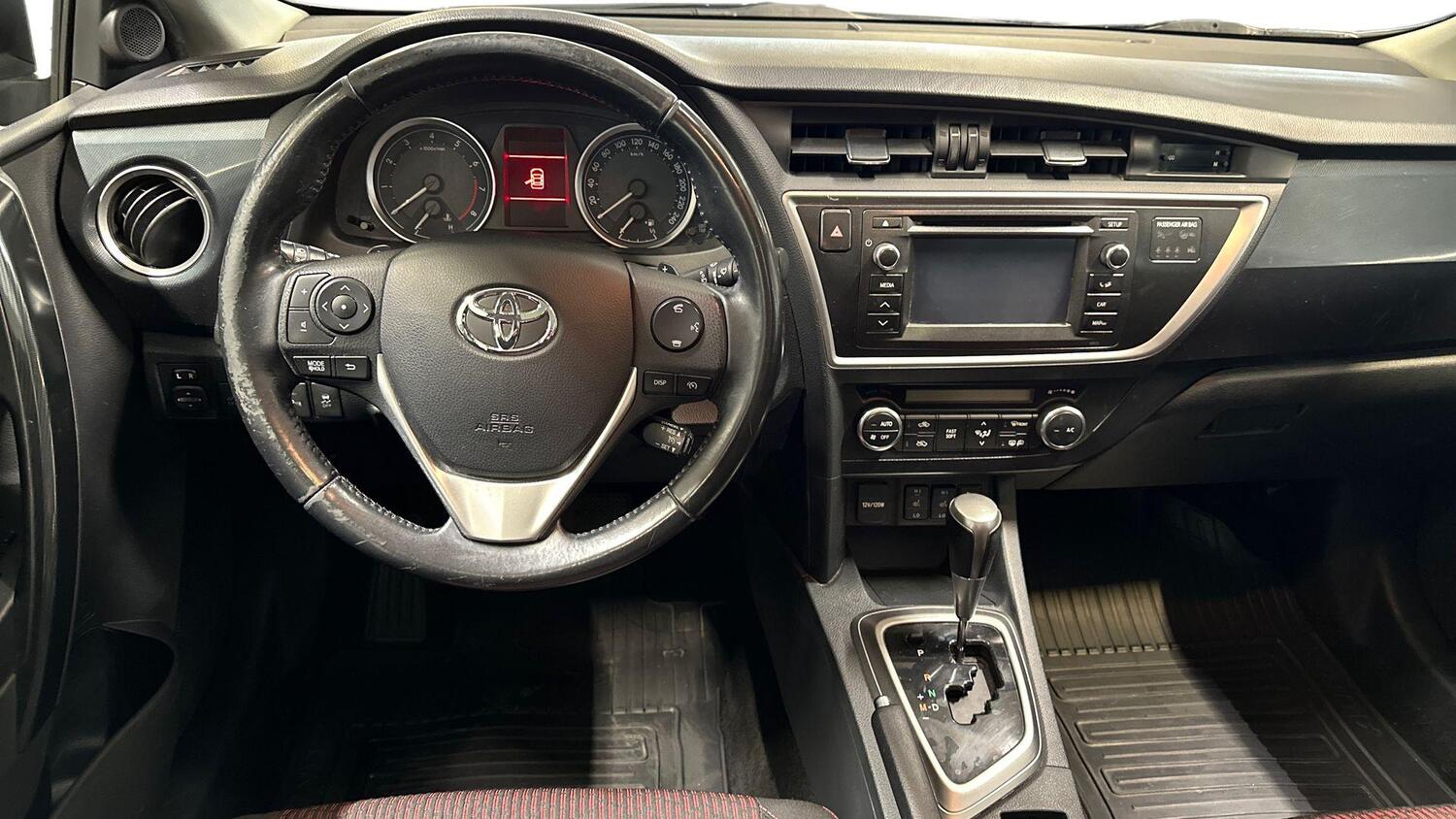 Toyota Auris vaihtoauto
