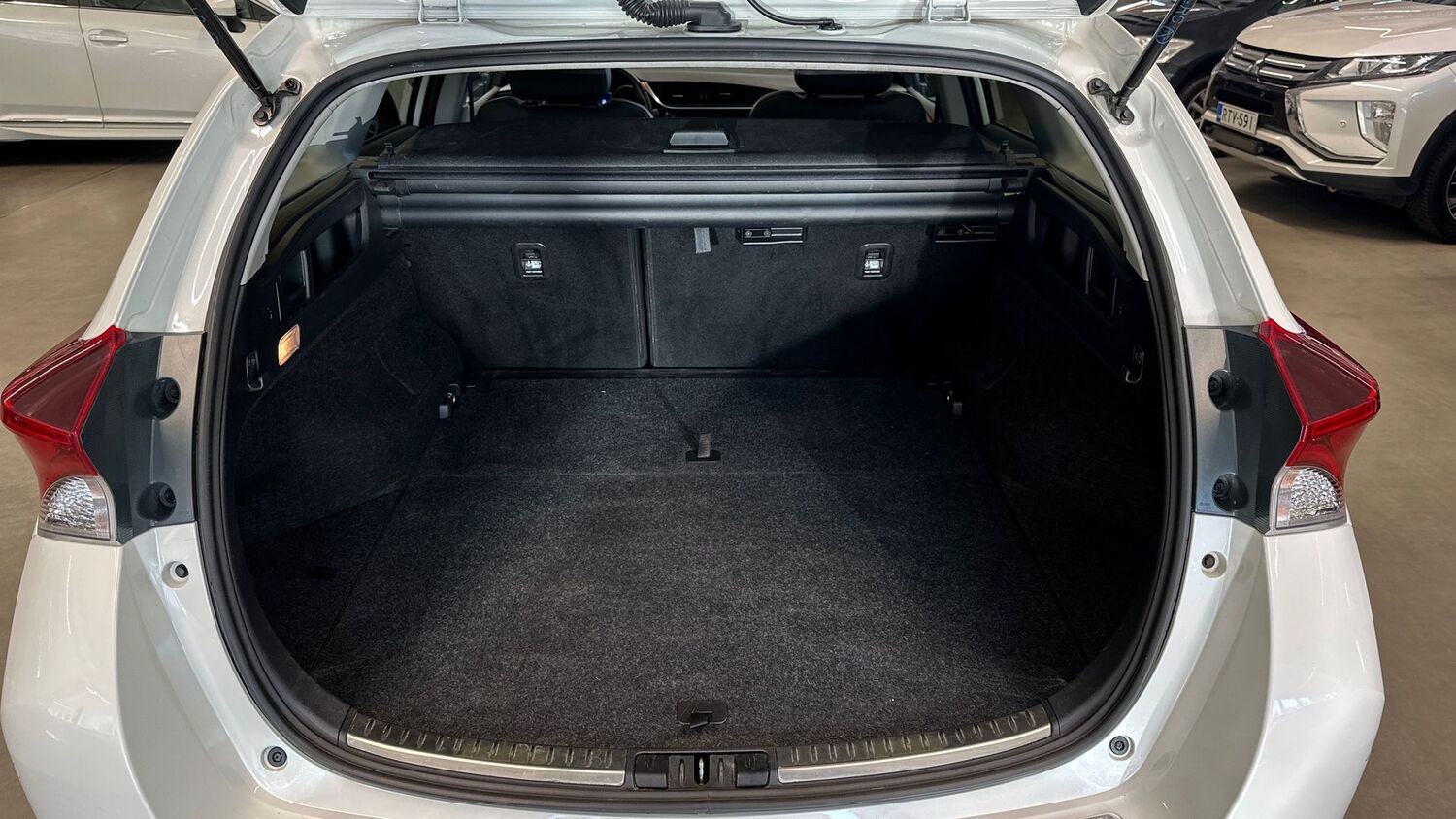 Toyota Auris vaihtoauto