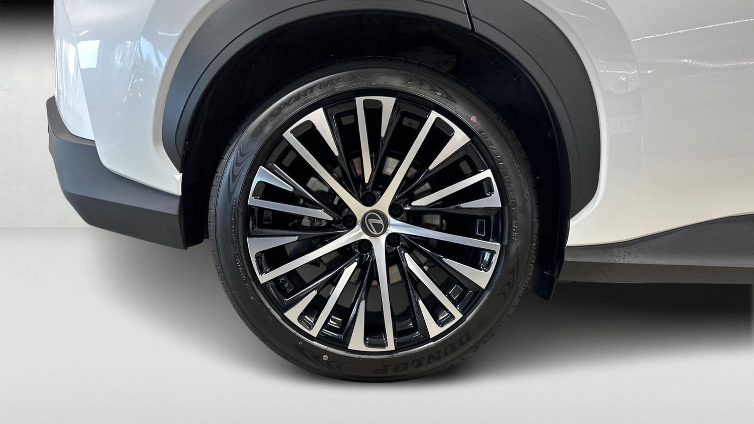 Lexus RZ vaihtoauto
