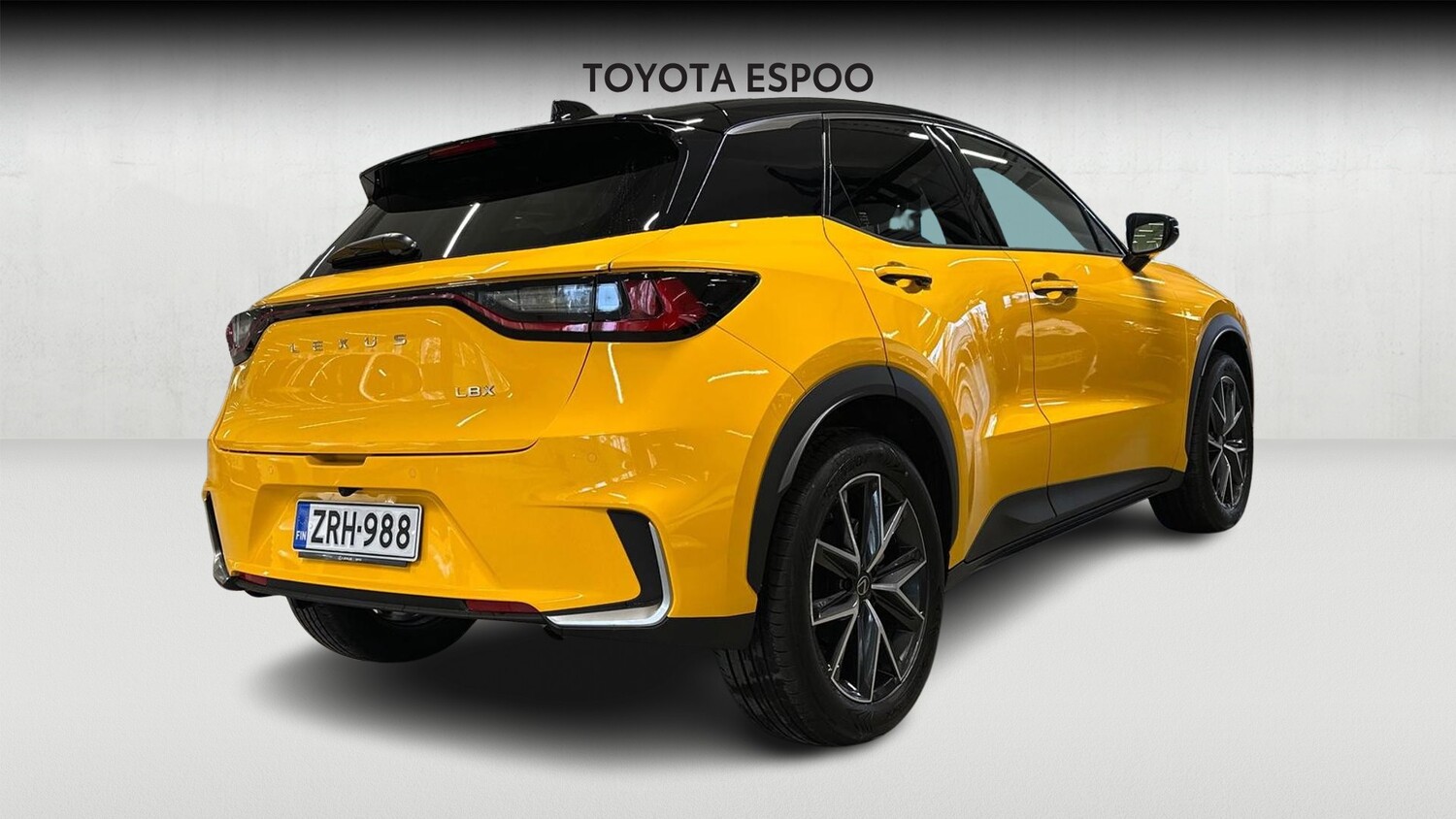 Lexus LBX vaihtoauto