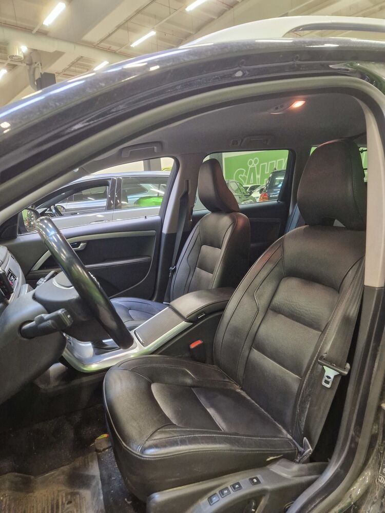 Volvo V70 vaihtoauto