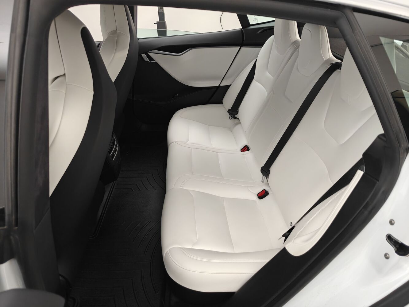 Tesla Model S vaihtoauto