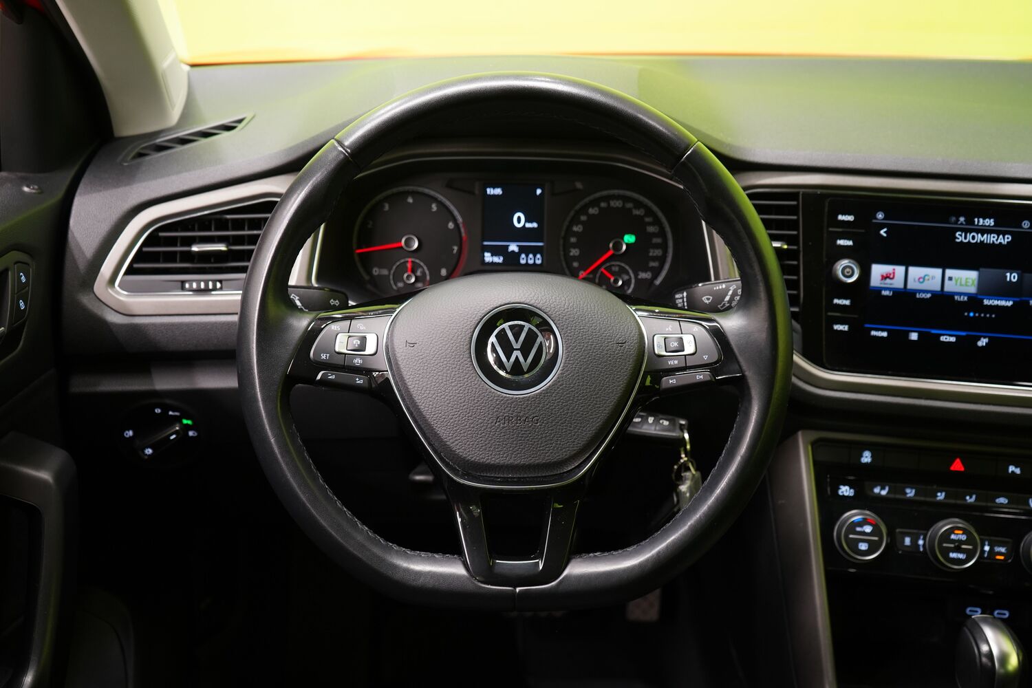 Volkswagen T-Roc vaihtoauto