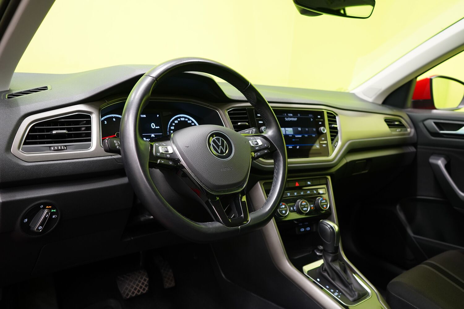 Volkswagen T-Roc vaihtoauto