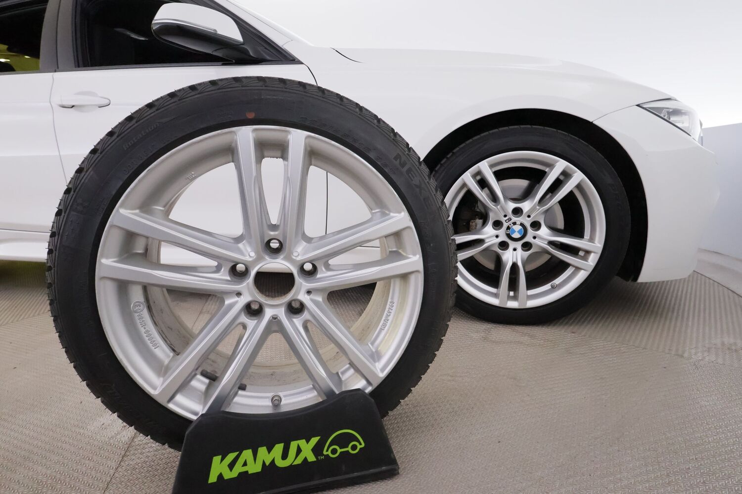 BMW 330 vaihtoauto